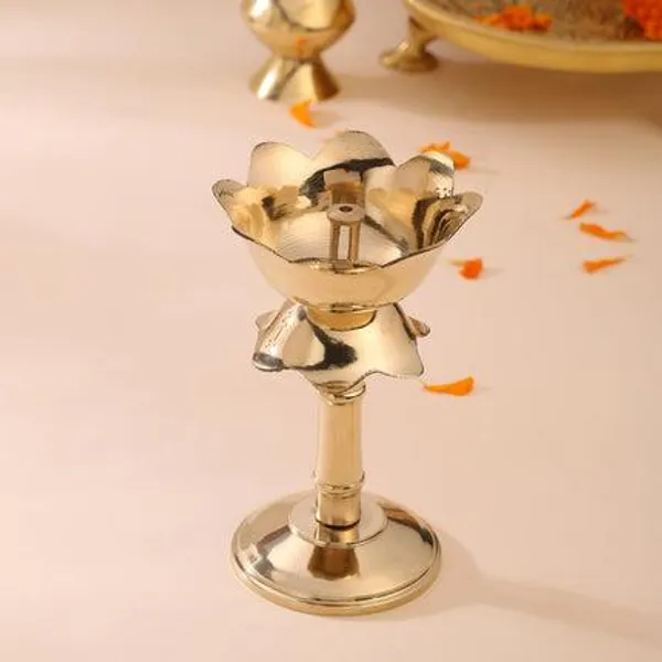 Golden_Brass_Decorative_Lotus_Diya