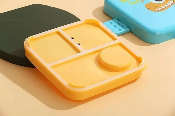 Yellow_Plastic_Super_Dino_Lunch_Box_With_Fun_Dinosaur_Design_(550_Ml)