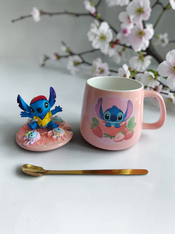 Stitch_3D-_Mug_&_Lid_Set_-_Waistcoat_Strawberry_Edition