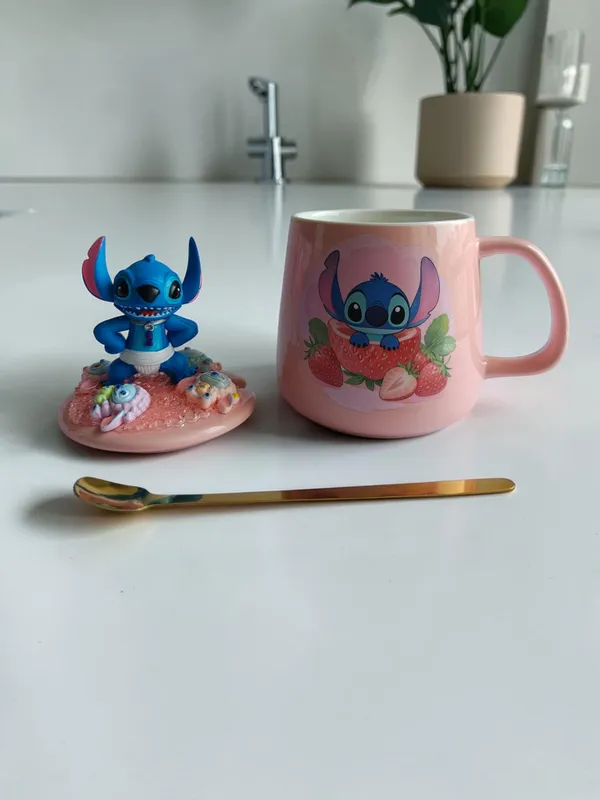 Stitch_3D-_Mug_&_Lid_Set_-_Diaper_Boss_Baby_Strawberry_Edition