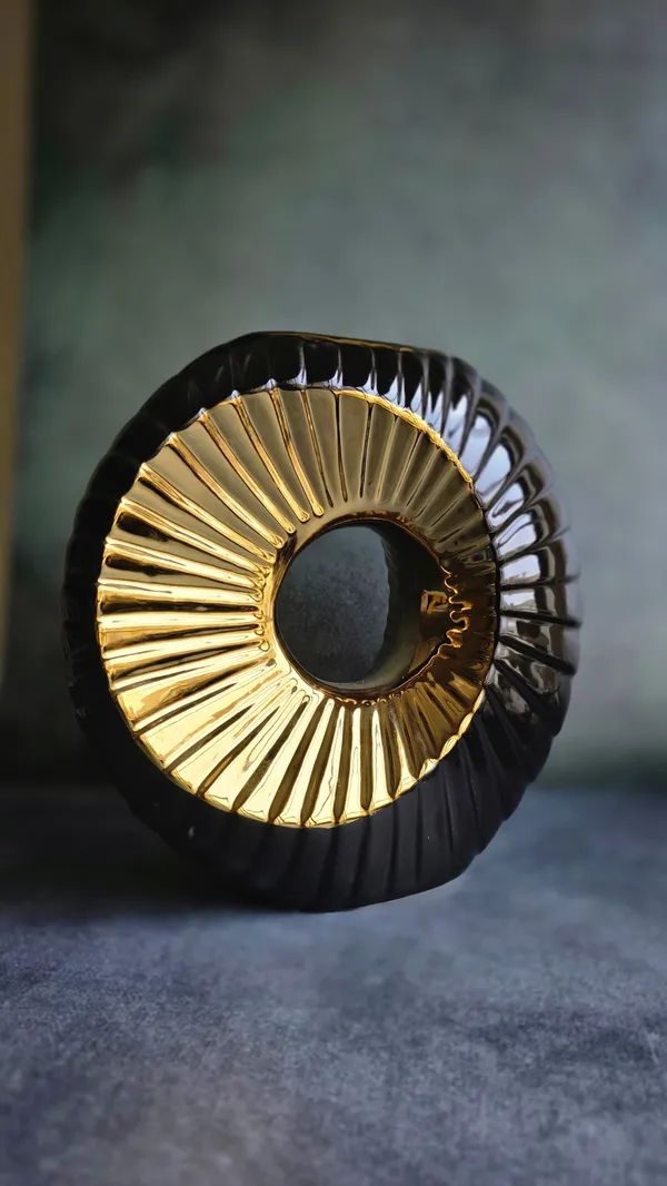 Black_&_Golden_Ceramic_Premium_Circular_Vase