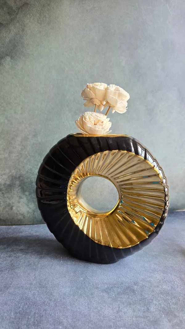 Black_&_Golden_Ceramic_Premium_Circular_Vase