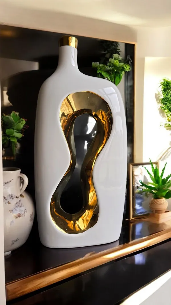 White_&_Golden_Ceramic_Premium_&_Elegant_Rectangular_Vase