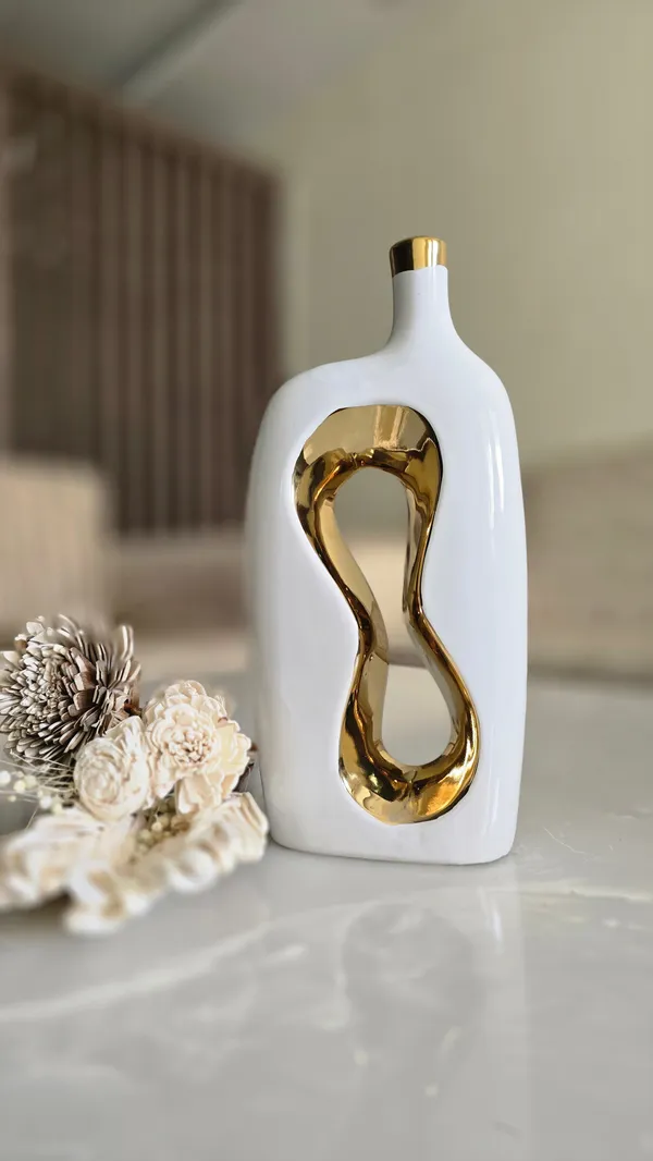 White_&_Golden_Ceramic_Premium_&_Elegant_Rectangular_Vase