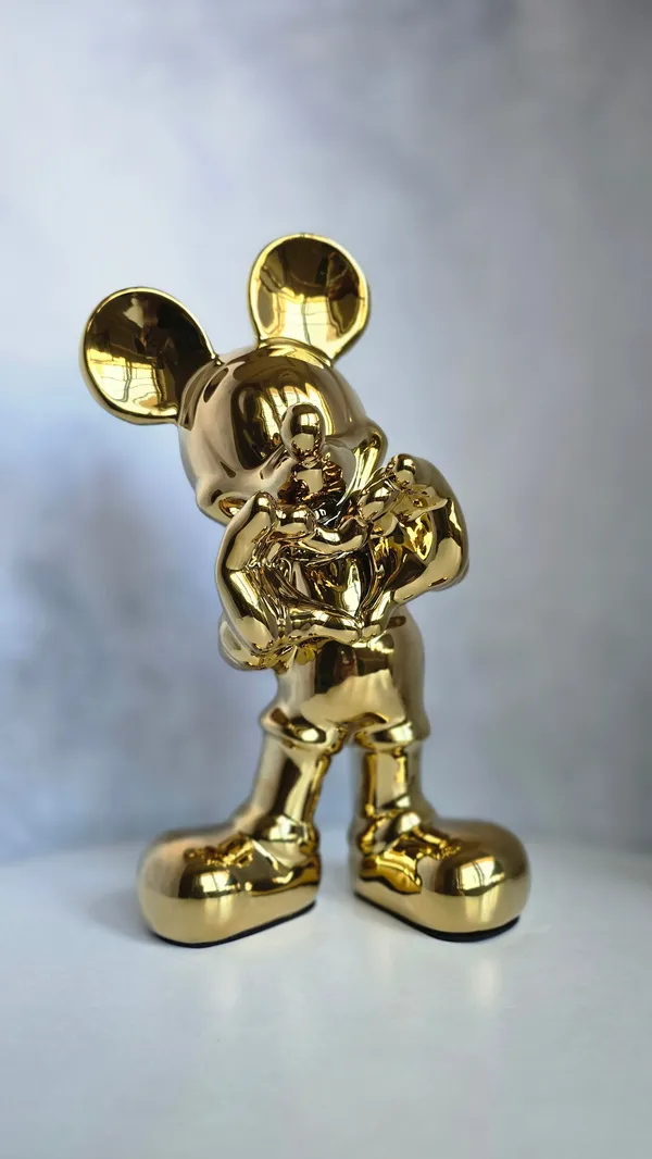 Premium_&_Elegant__Golden_Heart_Mickey_Mouse