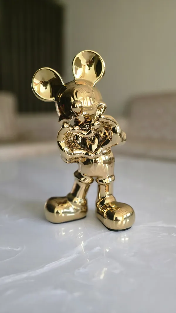 Premium_&_Elegant__Golden_Heart_Mickey_Mouse