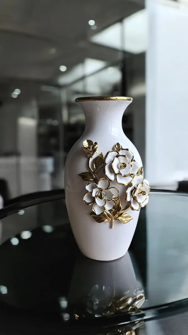 White_&_Golden_Ceramic_Premium_&_Elegant_Large_Vase