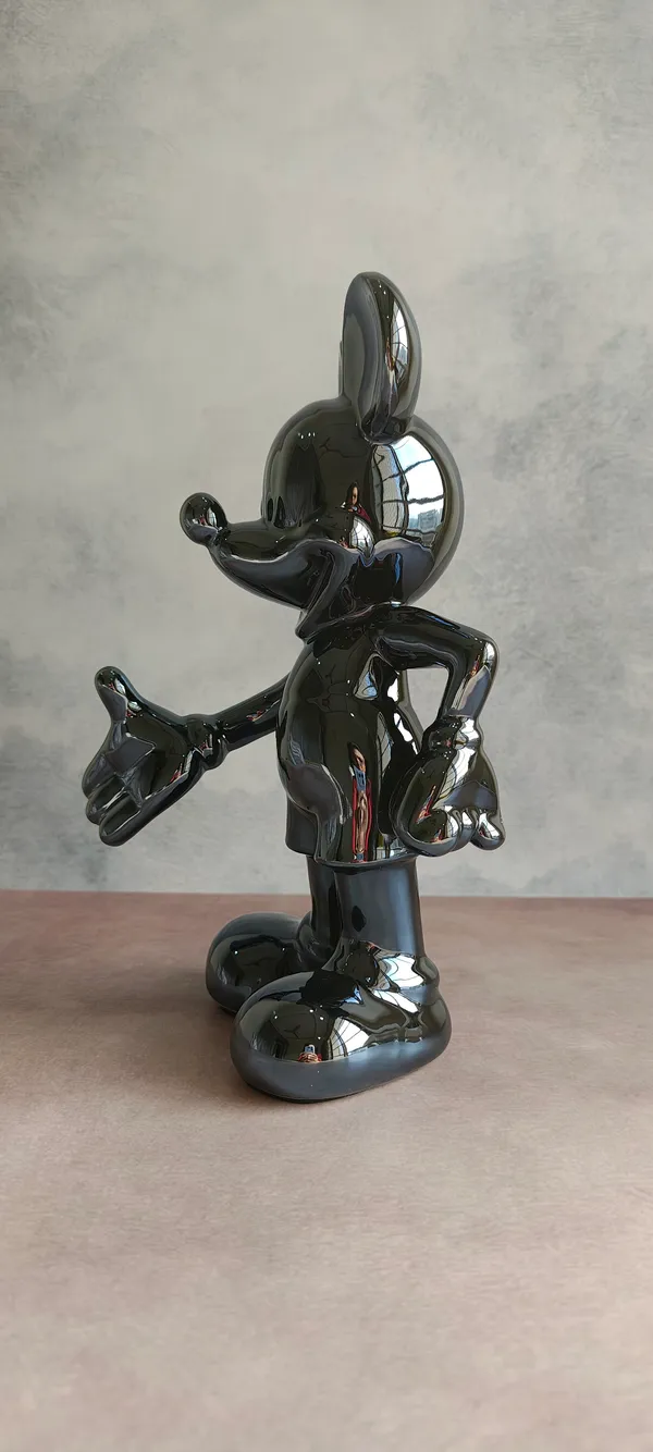 Black_Hand_Shake_Mickey