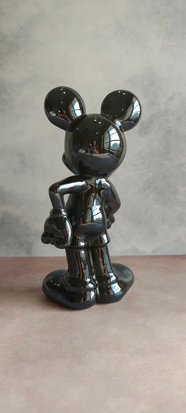 Black_Hand_Shake_Mickey