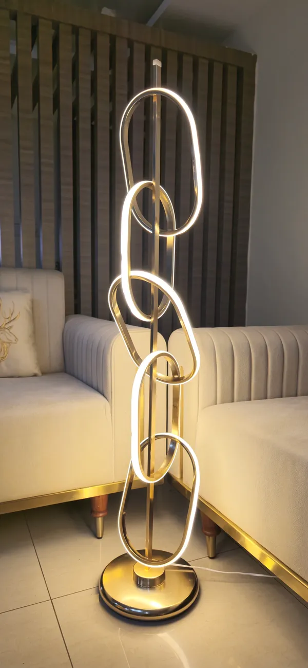 Chain_Shaped_Floor_Lamp