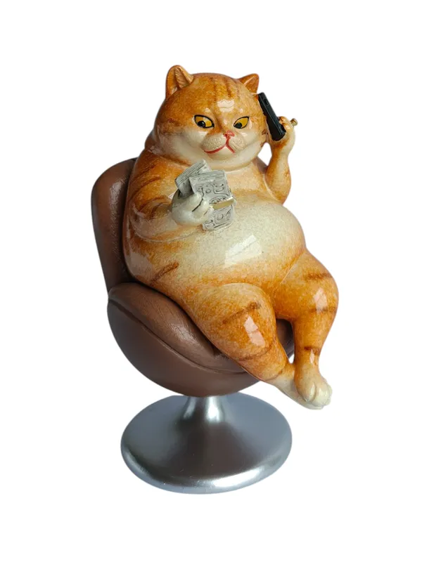 Boss_Cat_-_Millionaire_Cat_on_Swivel_Chair_with_Money_&_Phone_Figurine