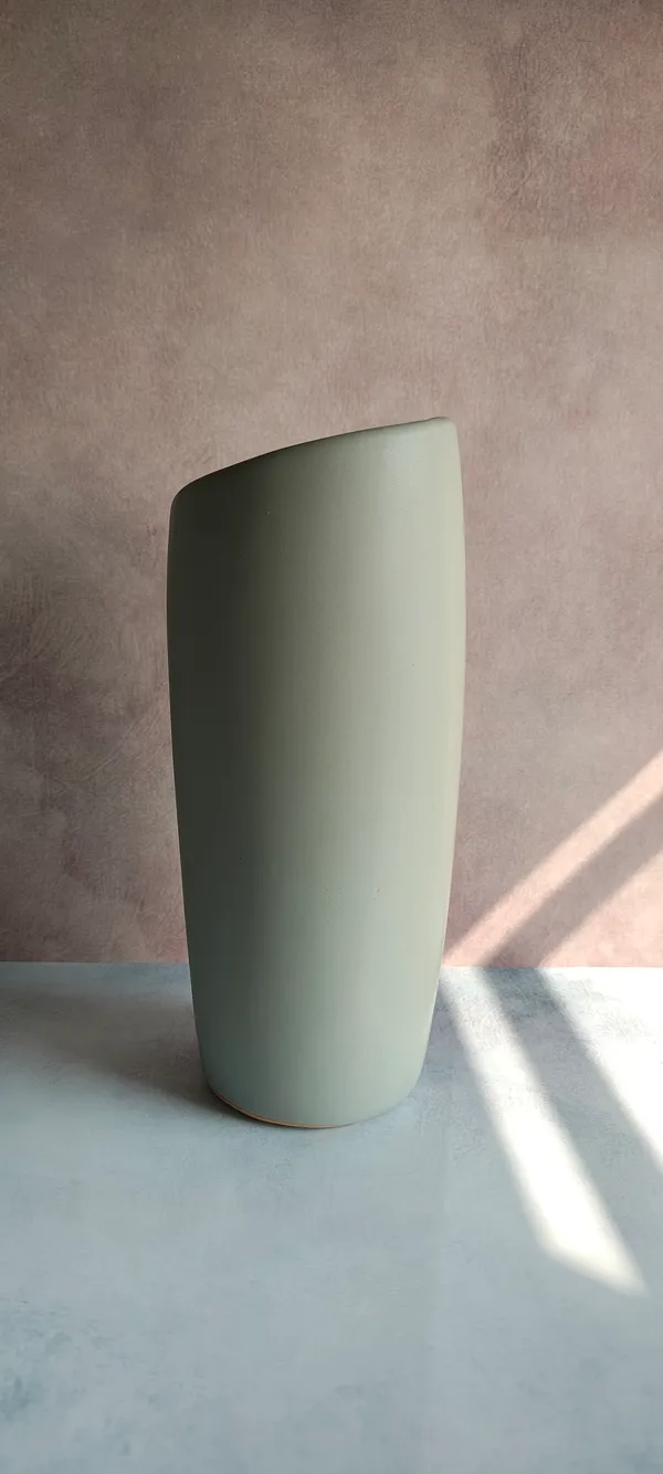 Grey_Face_Shaped_Vase