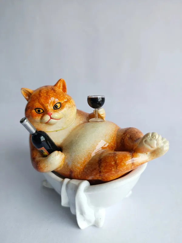 Chill_Cat_-_Drunk_Cat_in_Bathtub_with_Wine_Bottle_Figurine