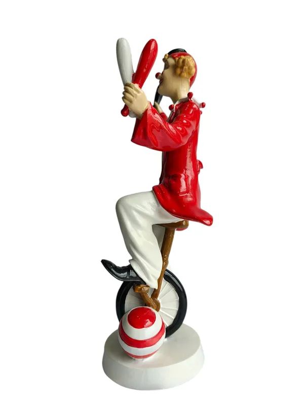 Juggling_Circus_Clown_Figurine