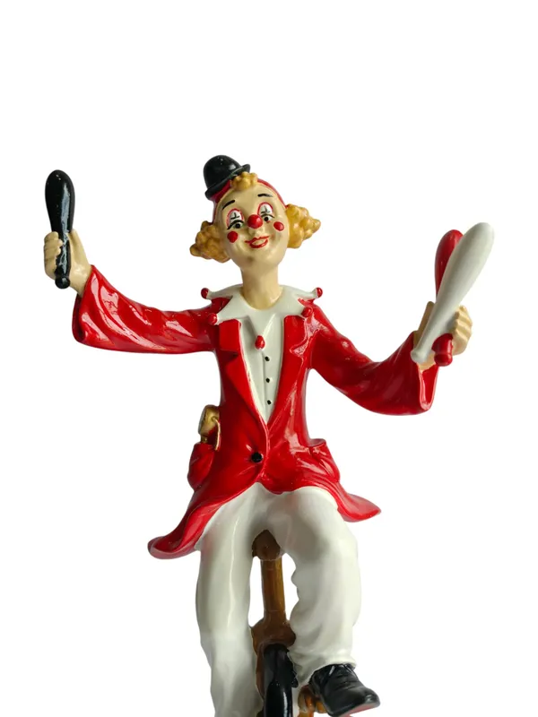 Juggling_Circus_Clown_Figurine