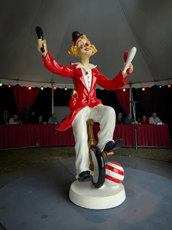 Juggling_Circus_Clown_Figurine