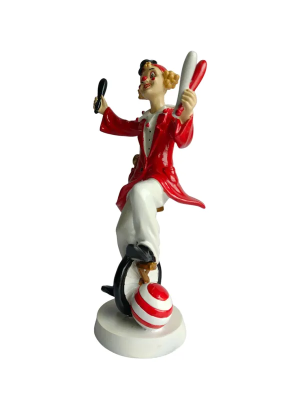 Juggling_Circus_Clown_Figurine