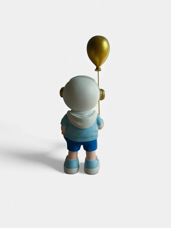 Blue_Headphone_boy_with_Balloon