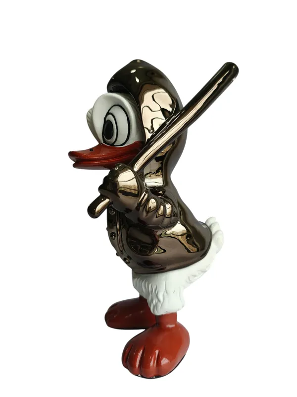 Donald_Duck_Table_Decor_Figurine_-_Metallic_Character_Sculpture