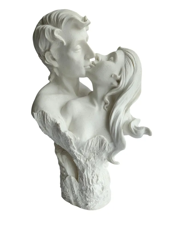 Eternal_Love_Kissing_Couple_Bust_Showpiece_-_Romantic_Couple_Statue