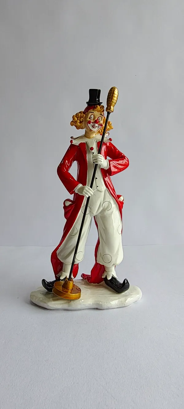 Clown_with_Mic