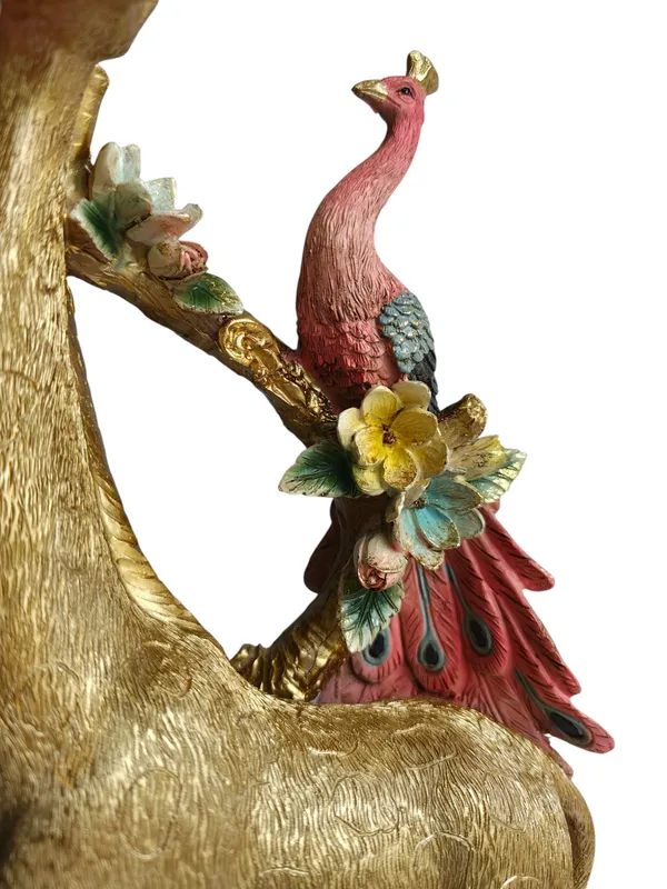 Golden_Giraffe_with_Twin_Peacocks_Sculpture_-_Luxury_Resin_Table_Decor