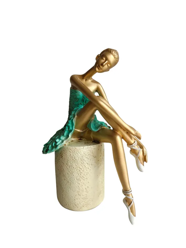 Green_Stone_Sitting_girl