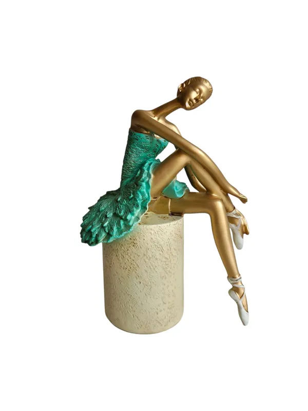 Green_Stone_Sitting_girl