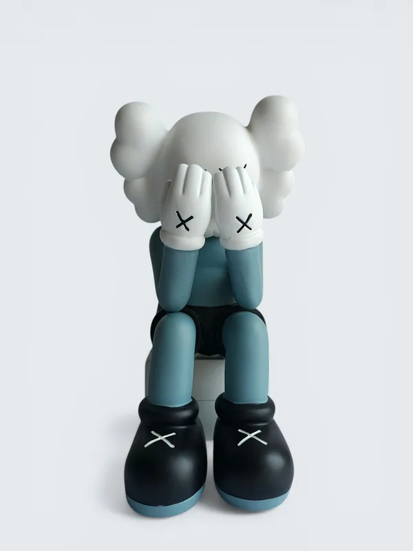 KAWS-Inspired_Companion_Figure_-_Passing_Through_Face_Cover