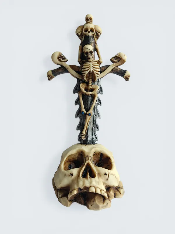 Large_Skeleton__Cross_Knife_Decor