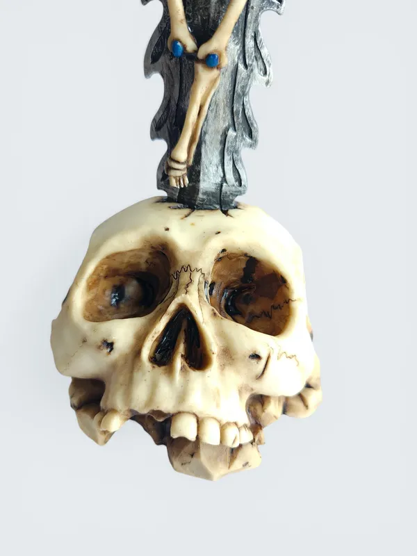 Large_Skeleton__Cross_Knife_Decor