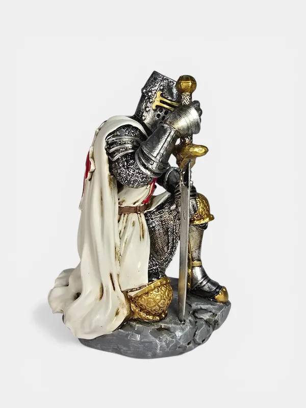 Knight_Templar_Crusader_Figurine_with_Sword_-_Medieval_Knight_Showpiece