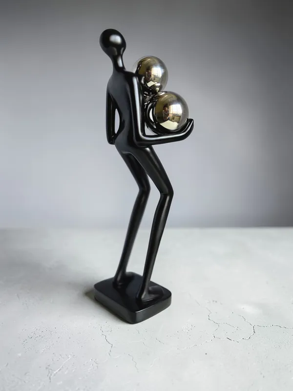 Black_Three_Ball_Figure
