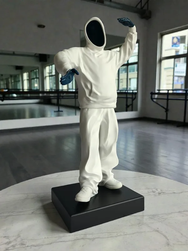 Hollow_man_Large