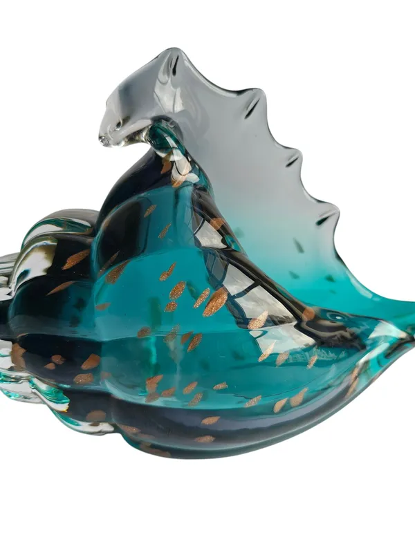 Luxury_Aqua_Blue_Conch_Shell_Showpiece_-_Hand_Blown_Glass_with_Gold_Flakes