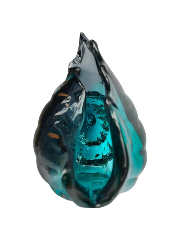 Luxury_Aqua_Blue_Conch_Shell_Showpiece_-_Hand_Blown_Glass_with_Gold_Flakes