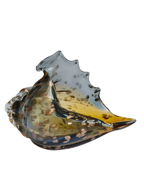 Luxury_Honey_Gold_Conch_Shell_Showpiece_-_Hand_Blown_Glass_with_Gold_Flakes
