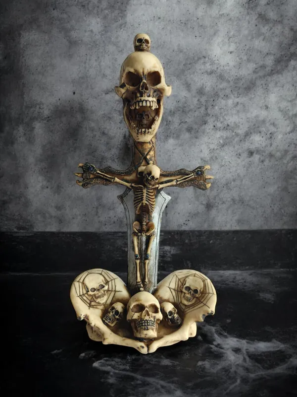 Skeleton_Cross_Knife_D�cor