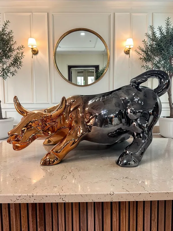 Titan_Charge_Metallic_Bull_Sculpture_Rose_Gold_&_Gunmetal_Edition