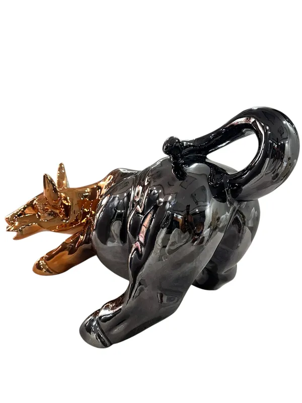 Titan_Charge_Metallic_Bull_Sculpture_Rose_Gold_&_Gunmetal_Edition