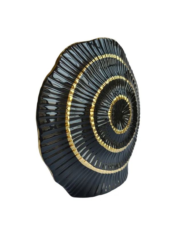 Black_&_Golden_Ceramic_Premium_&_Elegant_Vase