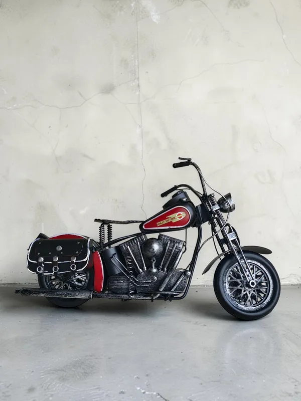 Vintage_Metal_Bike_Showpiece