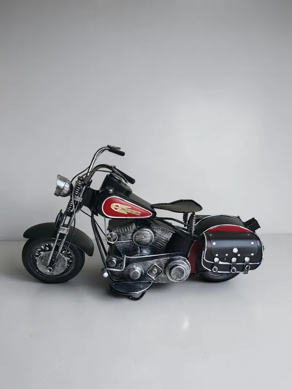 Vintage_Metal_Bike_Showpiece