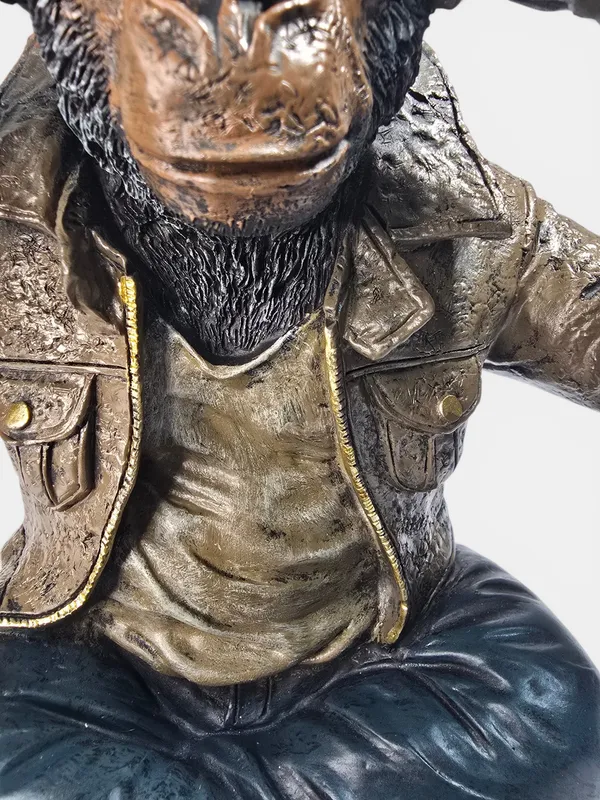 Gorilla-hear_No_Evil