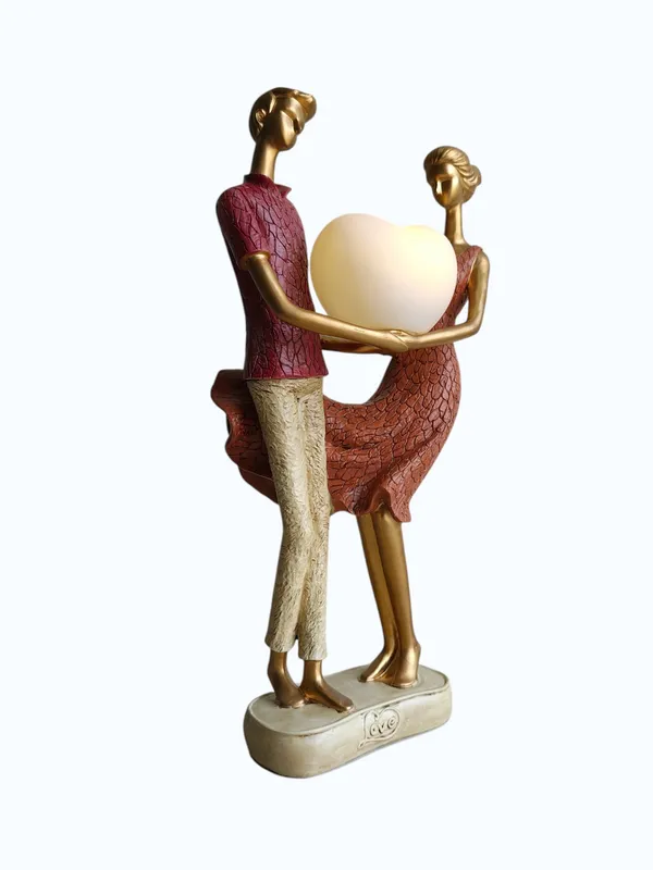 Romantic_Couple_Holding_Heart_Lamp_Showpiece_-_Love_LED_Decor_Light