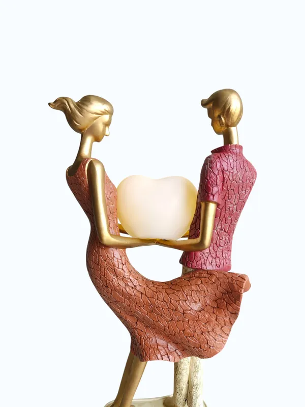 Romantic_Couple_Holding_Heart_Lamp_Showpiece_-_Love_LED_Decor_Light