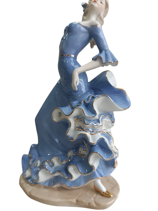 Rosa_Flamenca_-_Pink_&_Gold_Porcelain_Dancer_Sculpture