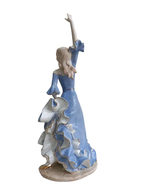 Rosa_Flamenca_-_Pink_&_Gold_Porcelain_Dancer_Sculpture