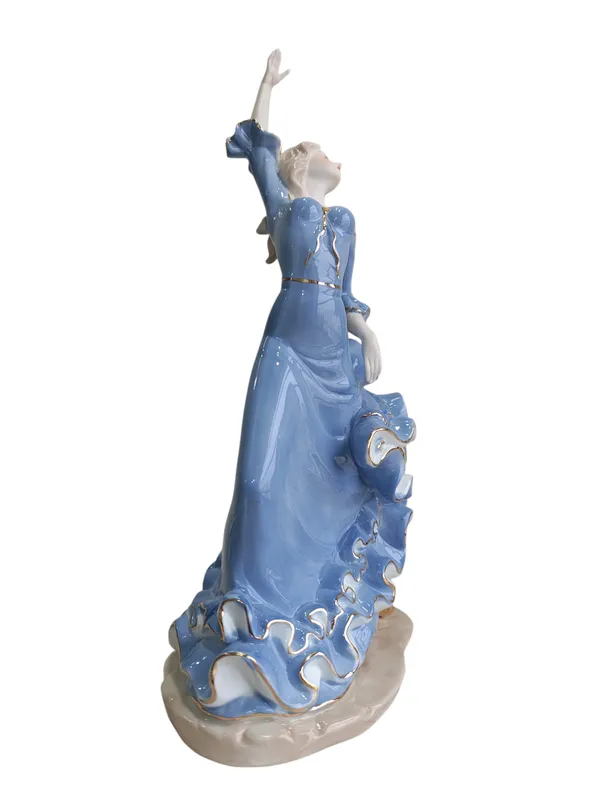 Rosa_Flamenca_-_Pink_&_Gold_Porcelain_Dancer_Sculpture