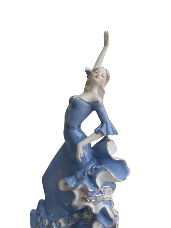 Rosa_Flamenca_-_Pink_&_Gold_Porcelain_Dancer_Sculpture